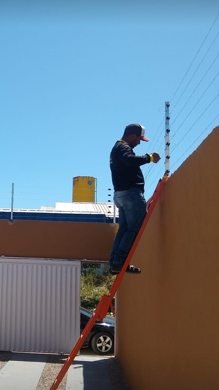 Instalação de cerca elétrica em residência - Impacto Segurança