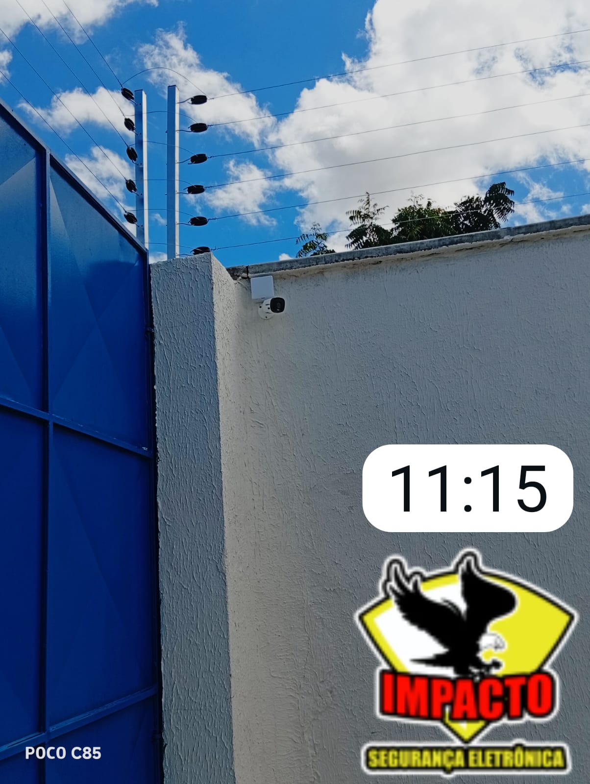 Serviço concluído — câmera de segurança e cerca elétrica instaladas